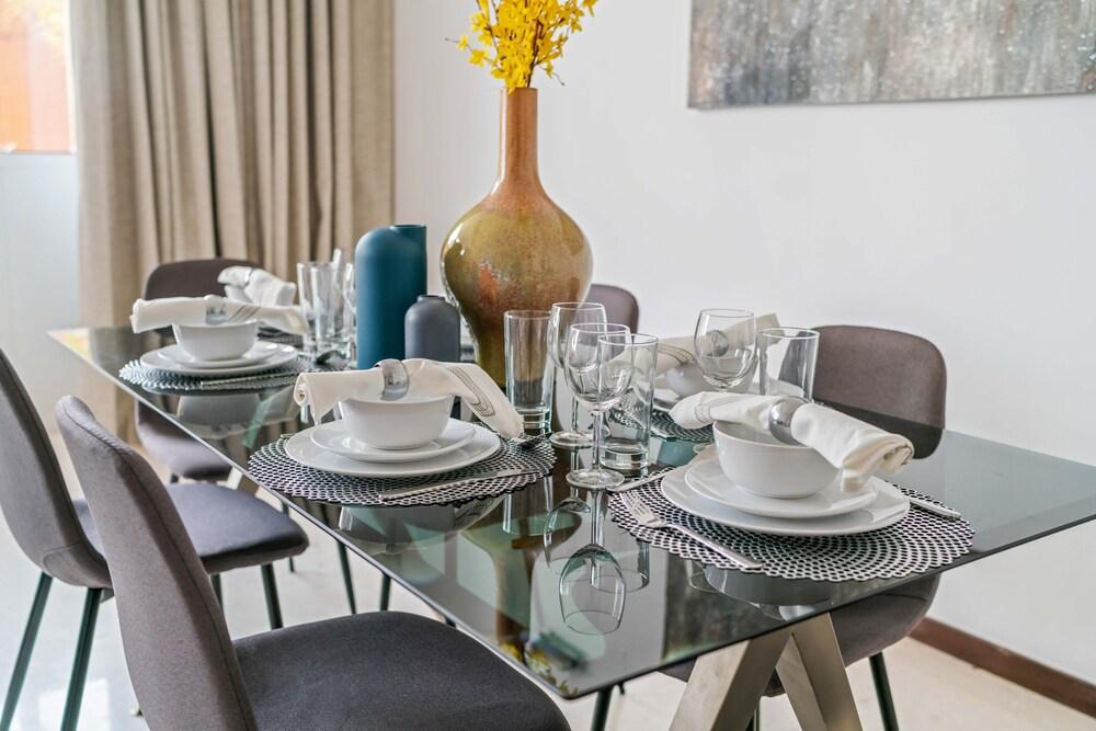 Maison Privee - Tiara Diamond G05