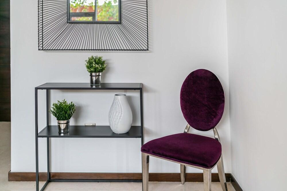 Maison Privee - Tiara Diamond G05