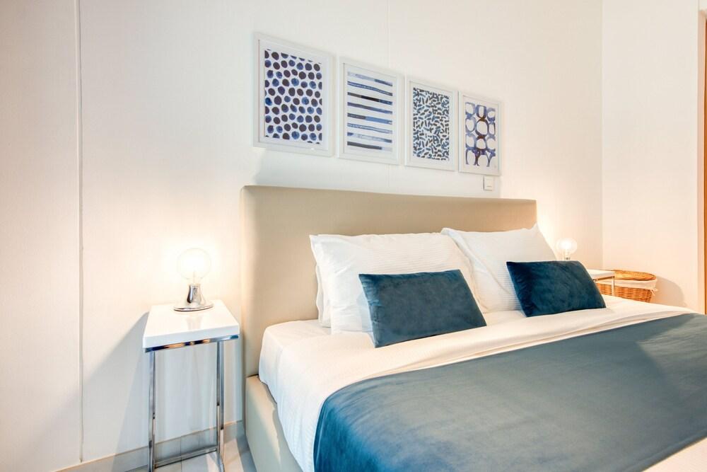 Maison Privee - Marquise Square - 717