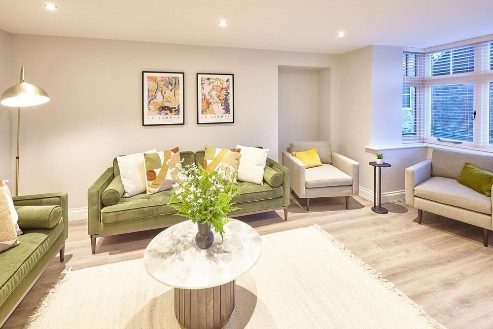 Host Stay Graham House