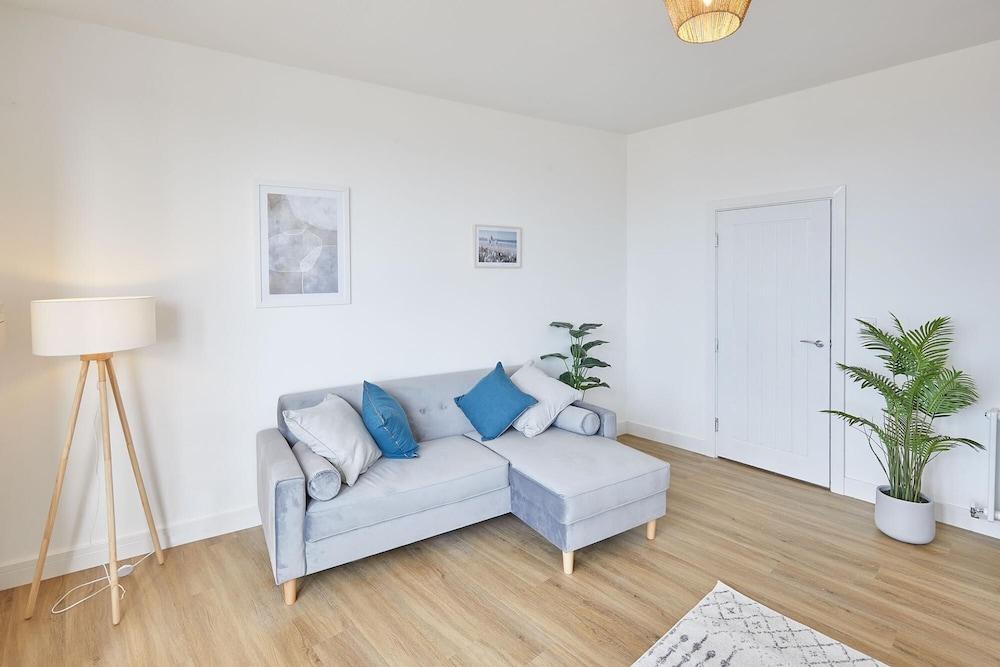 Host Stay Flat 2 Glenholme House