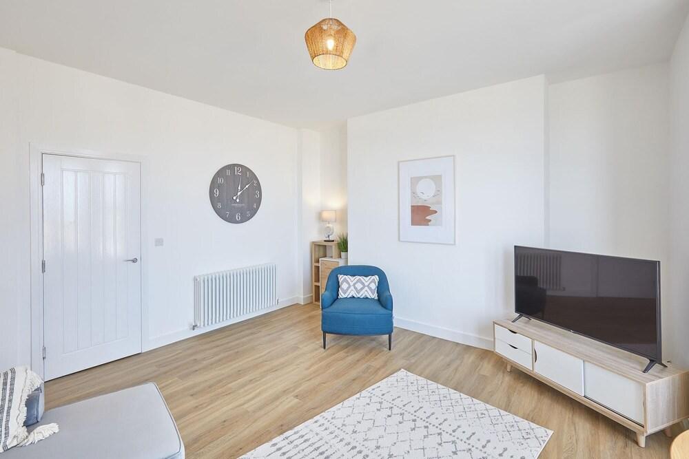 Host Stay Flat 4 Glenholme House