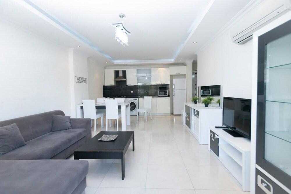 Marvelous Resort With Shared Pool in Alanya