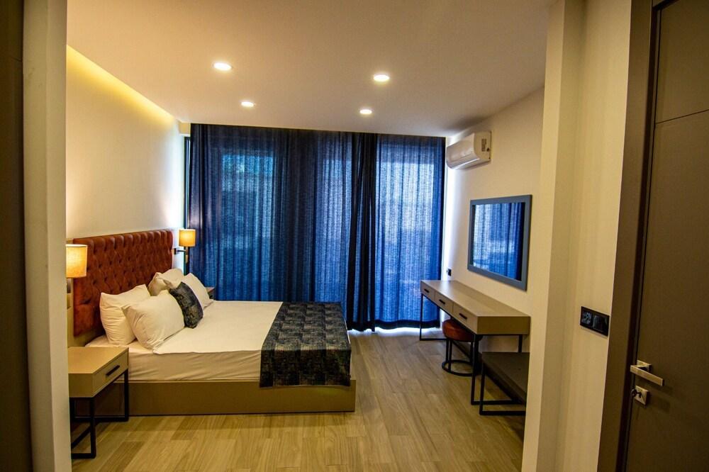 A'la Grand Suits by Bodrooms