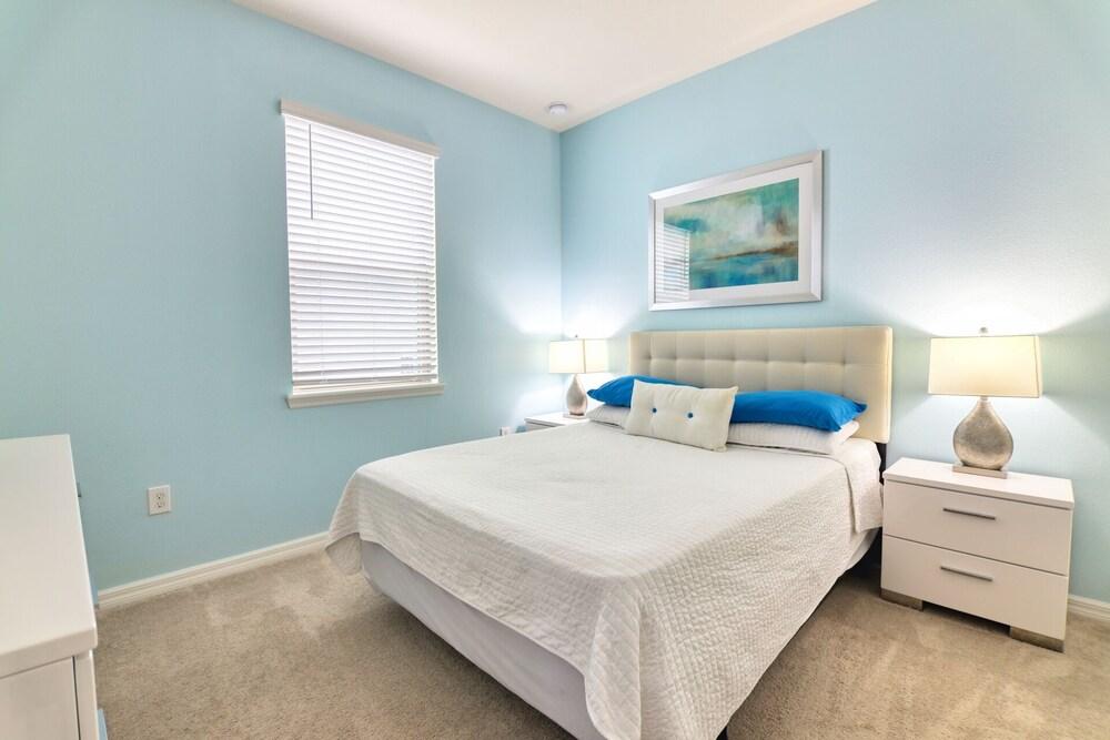 Vikram's Stylish Windsor at Westside Home