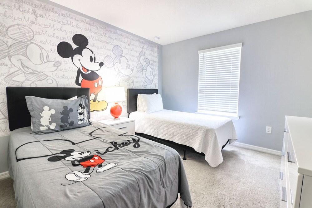 Vikram's Stylish Windsor at Westside Home