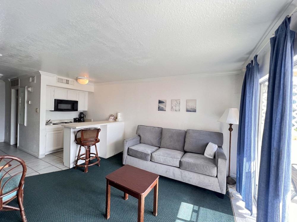 Victorian 4107 - Sandy Bottoms