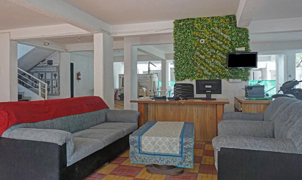 Itsy By Treebo - Palm Bliss