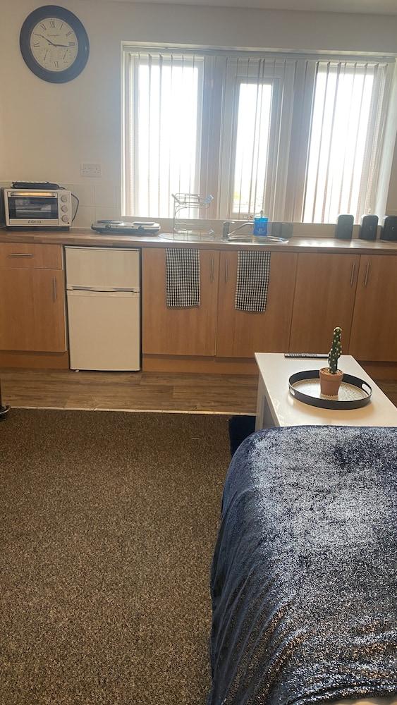 Bv Cosy Studio Eleven At Deighton Huddersfield