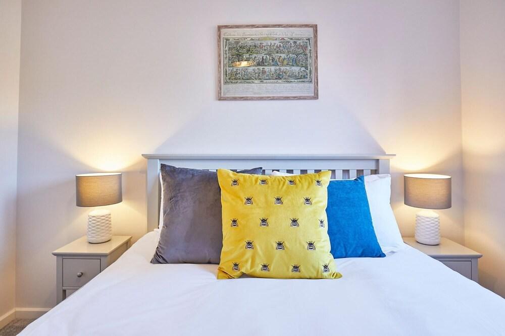 Host Stay Jet Cottage Spa Well