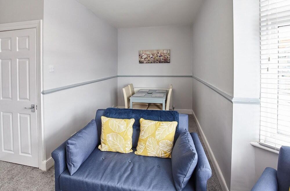 Host Stay Cobblestones