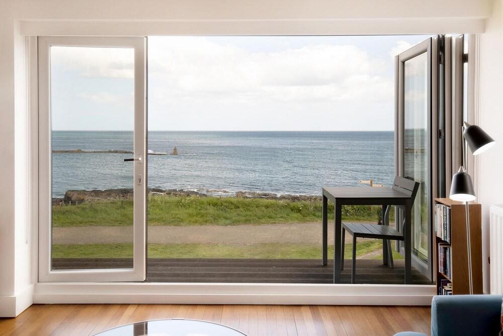 Host Stay Craster Waves