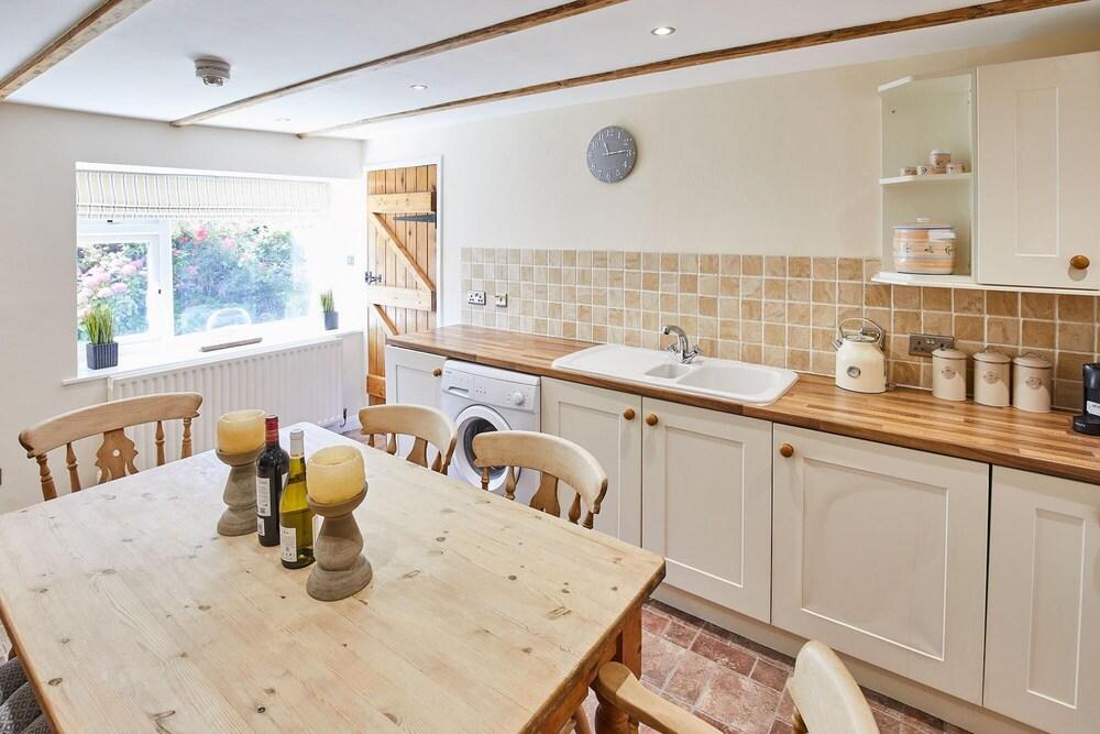 Host Stay Eden Cottage