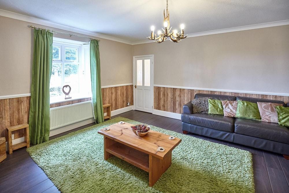 Host Stay Church View Cottage