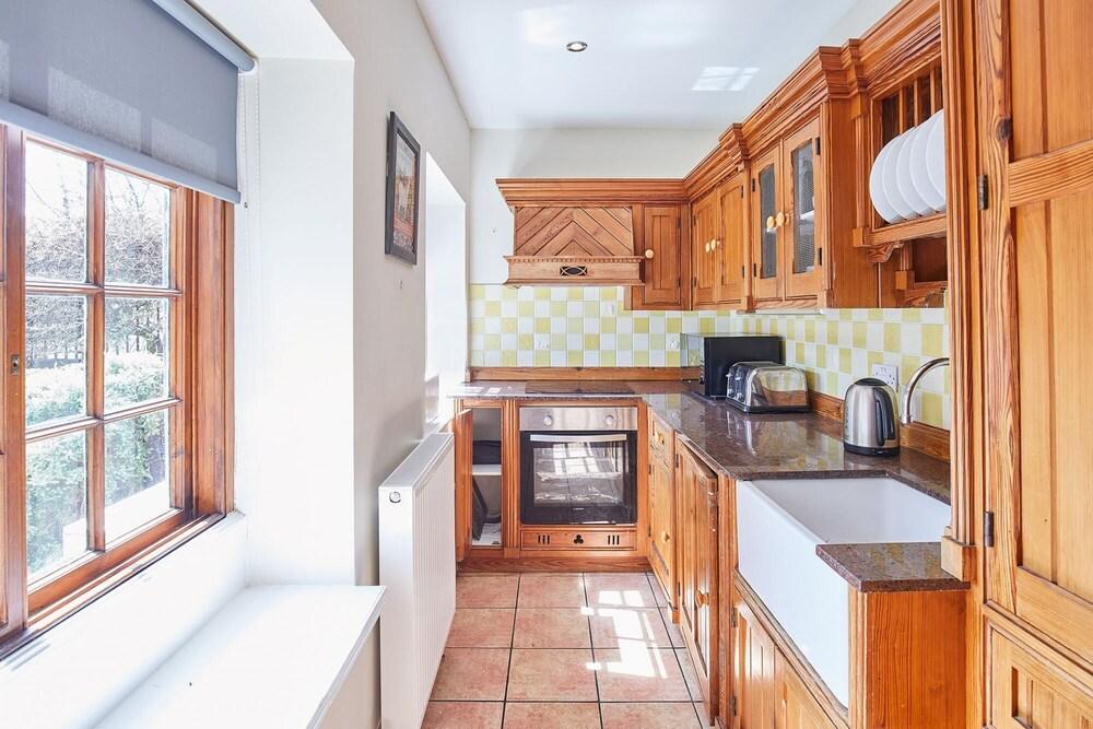 Host Stay Cowslip Cottage