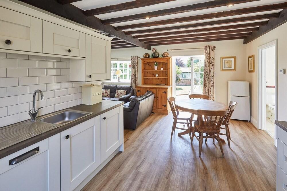 Host Stay Rose Cottage