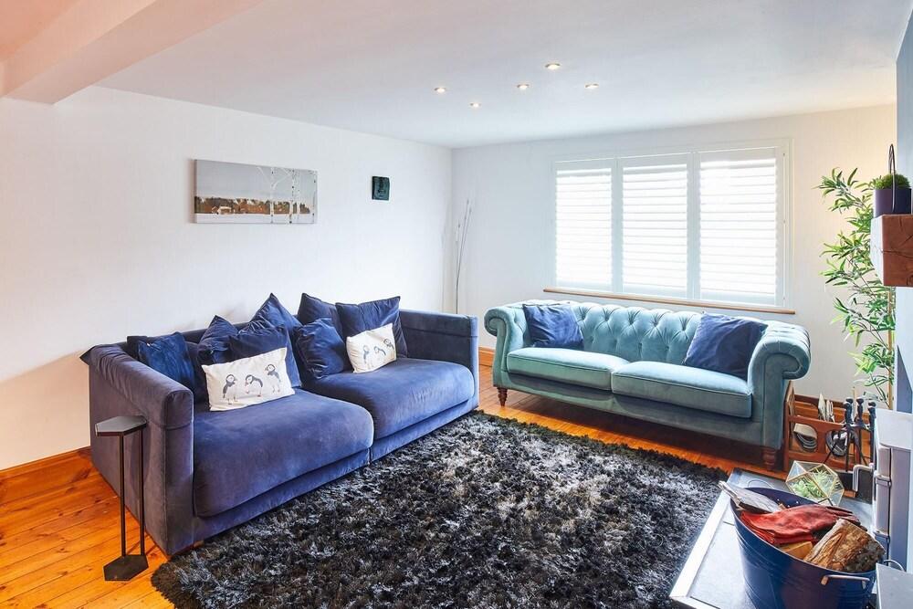 Host Stay Easter Ende Cottage