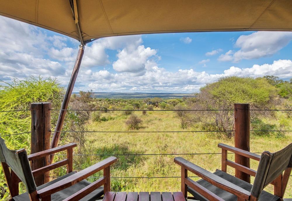TARANGIRE KURO TREETOP LODGE