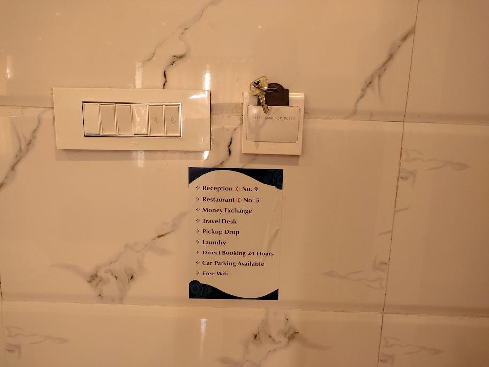 Sri Maharaja Residency