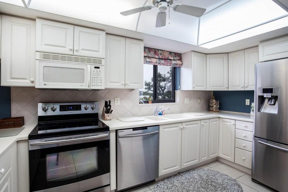 Nita s Sea Isles Condo