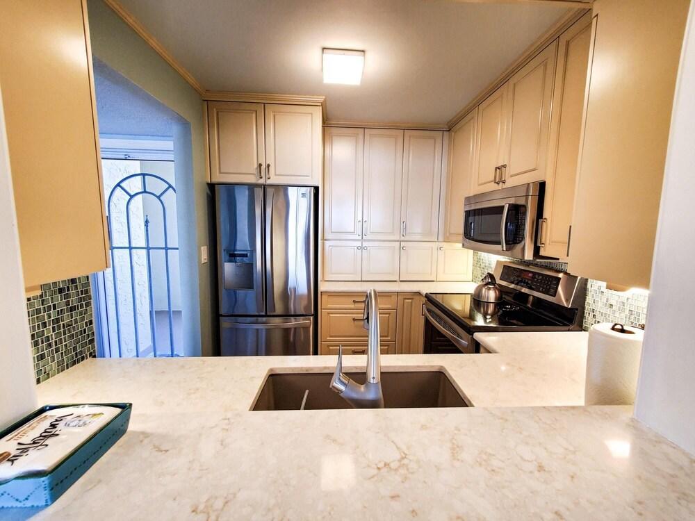 Alan s Hickory Bay West Condo