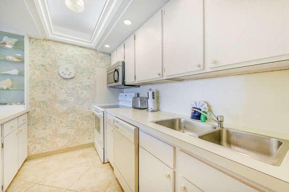 Sally s Dolphin Way Condo