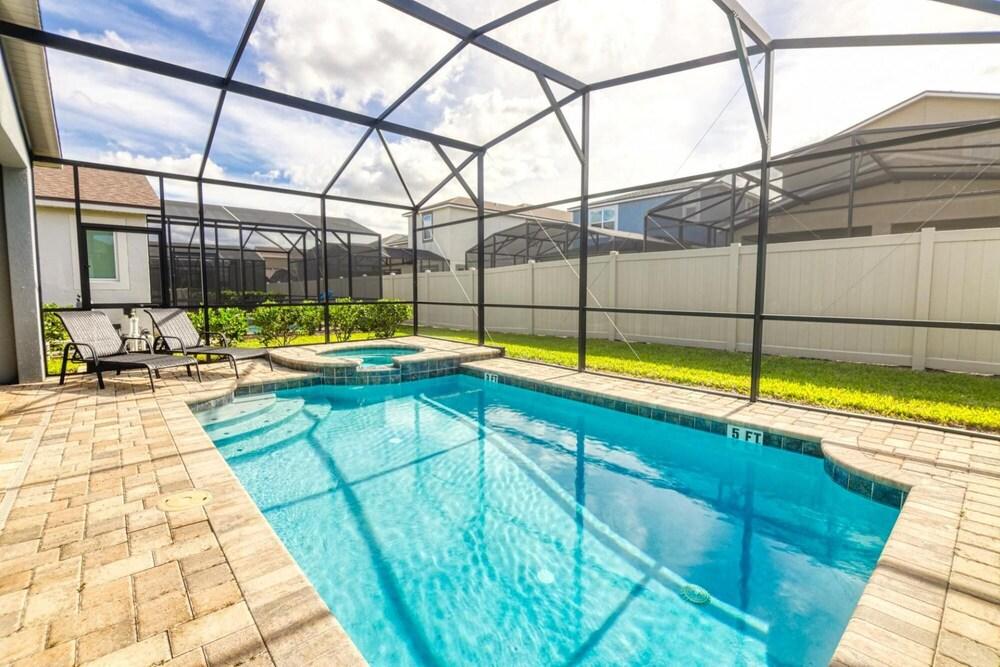 Jodie s Luxury Solara Home