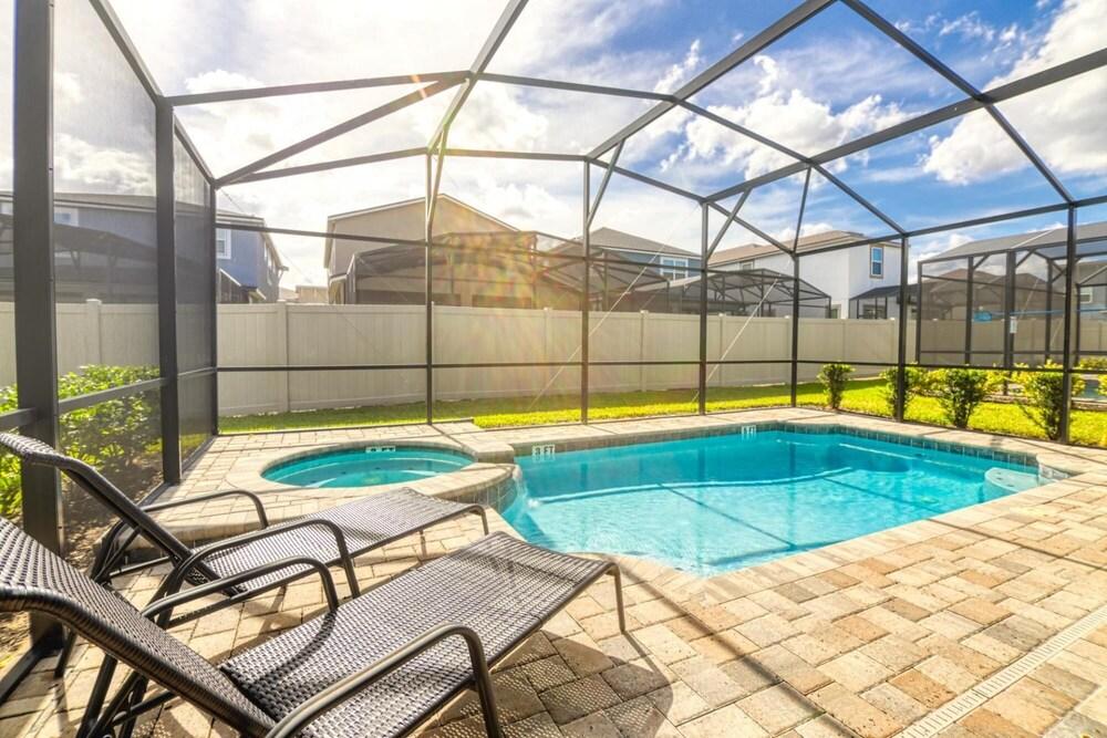 Jodie s Luxury Solara Home