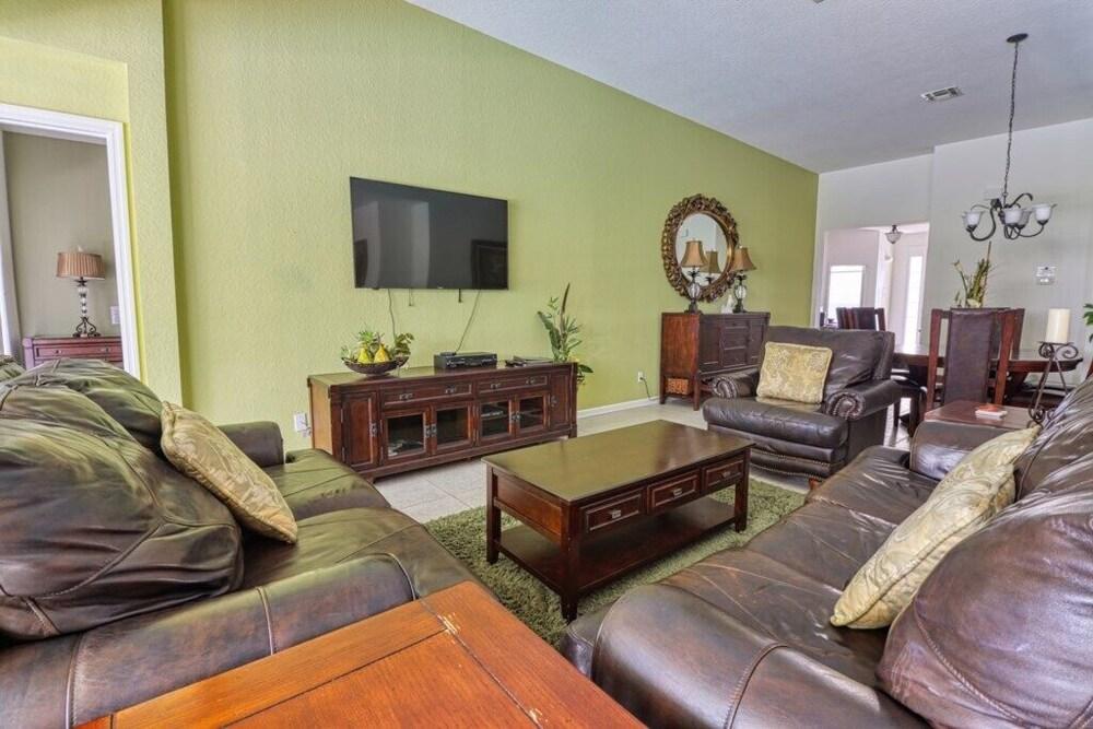 Linda s Windsor Hills Getaway