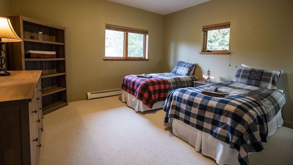 Whyte Mountain Chalet