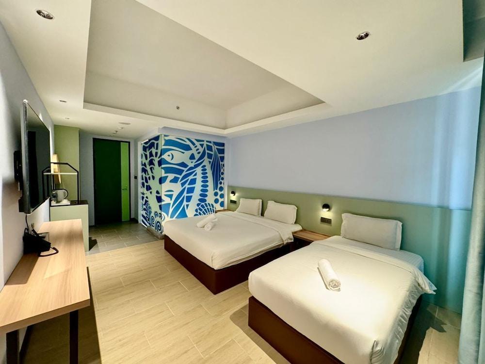 Wing Tat Grand Hotel