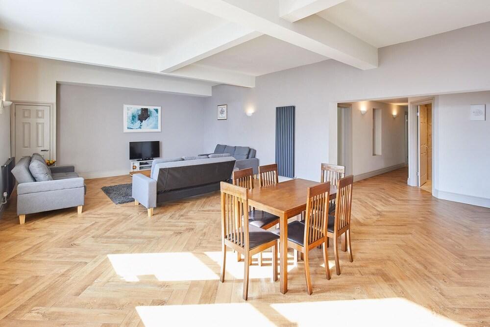 Host Stay Bay View Montague Apartments