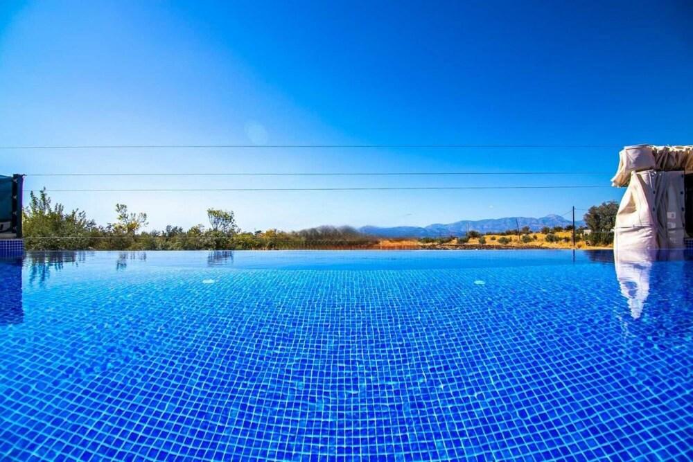 Villa With Jacuzzi Hammam Sauna and Pool in Kas