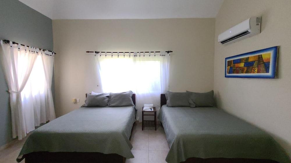 Villa Hermosa Spacious Villa Close Downtown