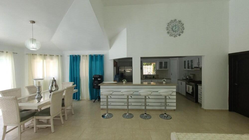 Spacious Private Villa Meters From the Beach