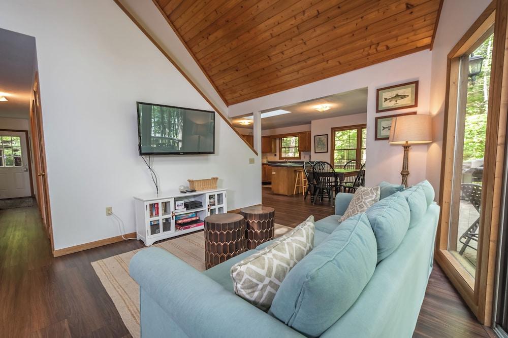 Bee Tree II by Taylor Made Deep Creek