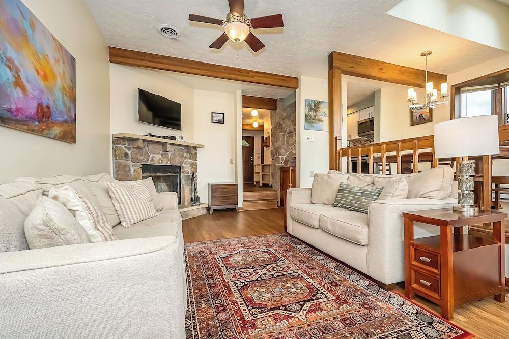 Ski Harbor 19 by Taylor Made Deep Creek