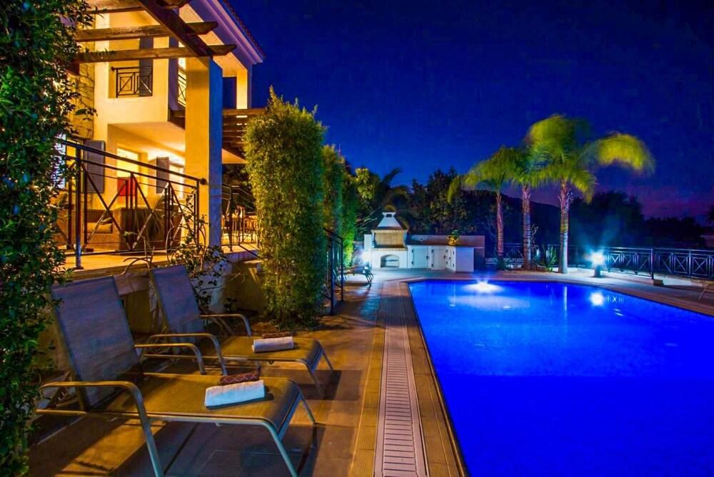 Villa Galina in Neo Chorio