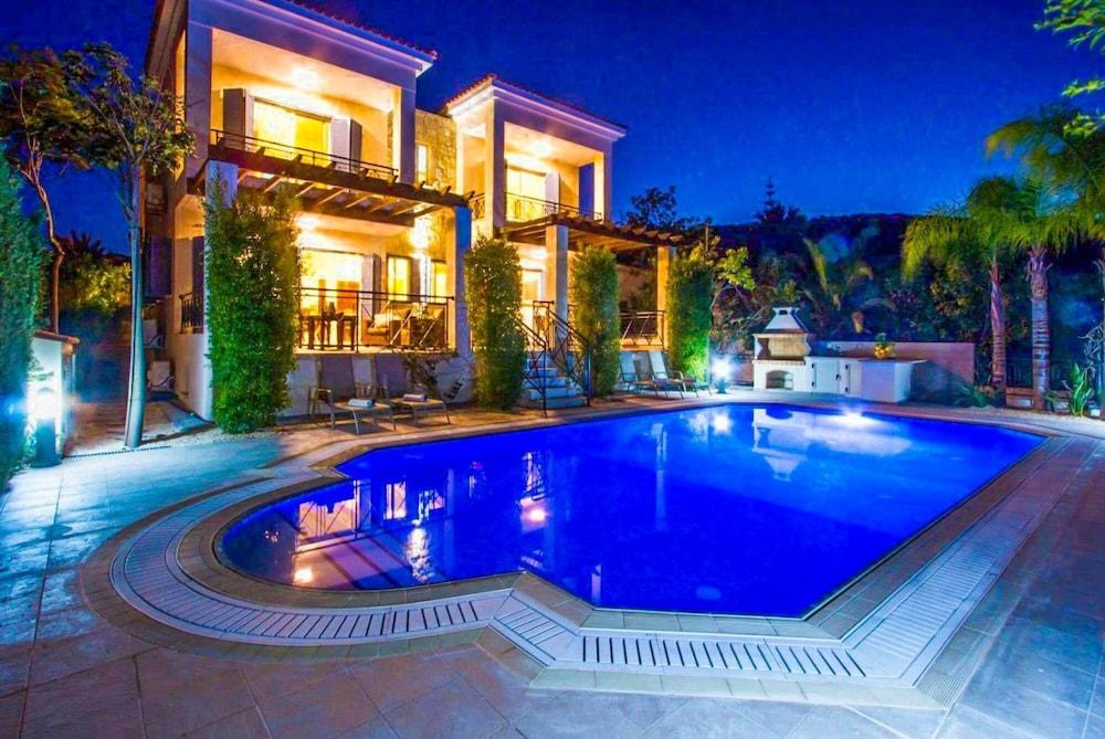 Villa Galina in Neo Chorio