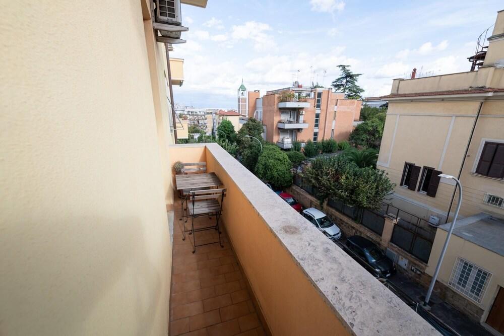 Via Marcantonio Odescalchi