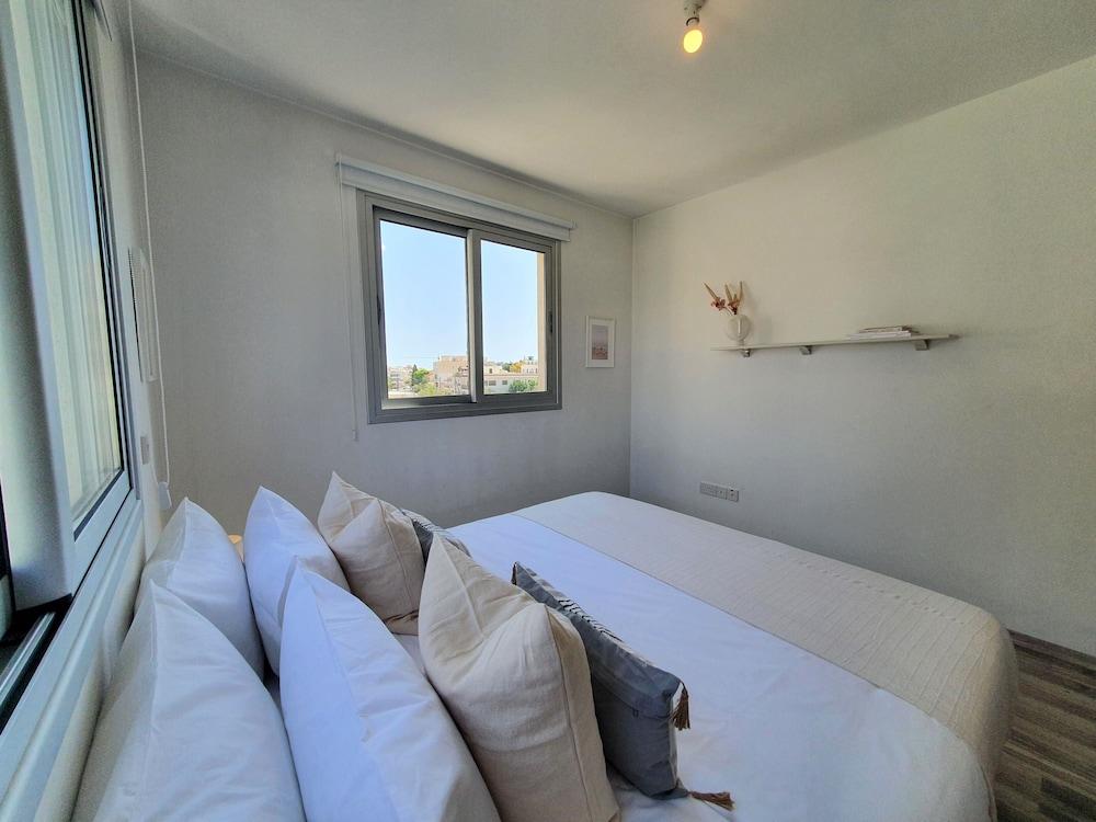 Phaedrus Living City Flat Demetra 102