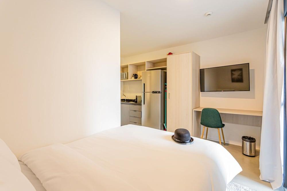 Charlie Sabiá Moema Essential