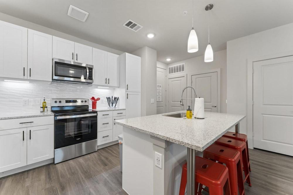 Prime Soco Charming 1BR King Suite w Pool Parking