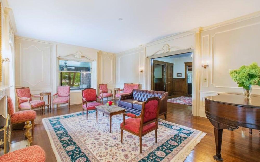 Martha's  Bed and Breakfast