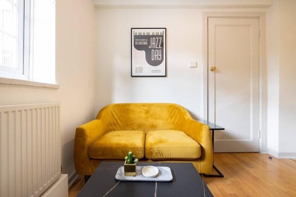 The Ealing Secret - Adorable 1bdr Flat With Balcony