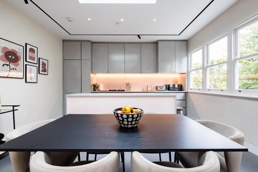 The Camden Arms - Bright and Charming 2bdr Flat