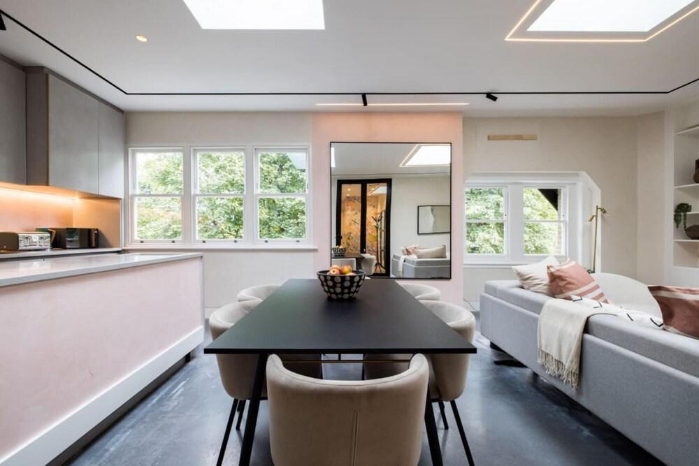 The Camden Arms - Bright and Charming 2bdr Flat