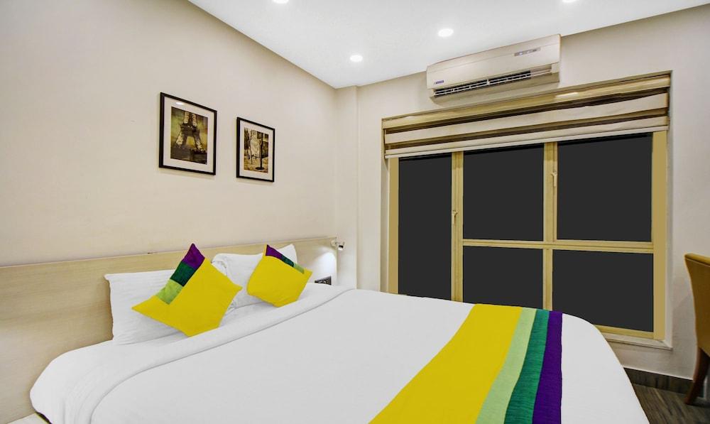 Itsy Hotels Transit Express Near Sealdah Station