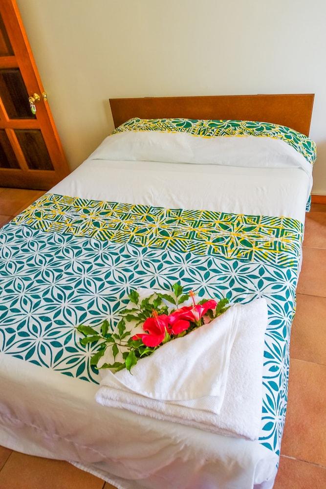 Lynn's Getaway Hotel