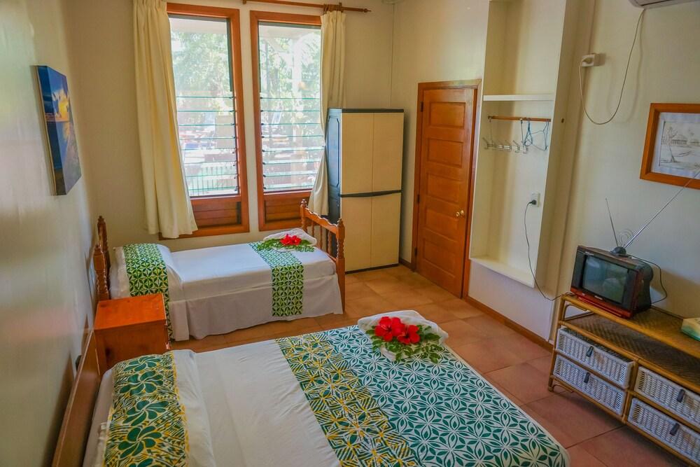 Lynn's Getaway Hotel